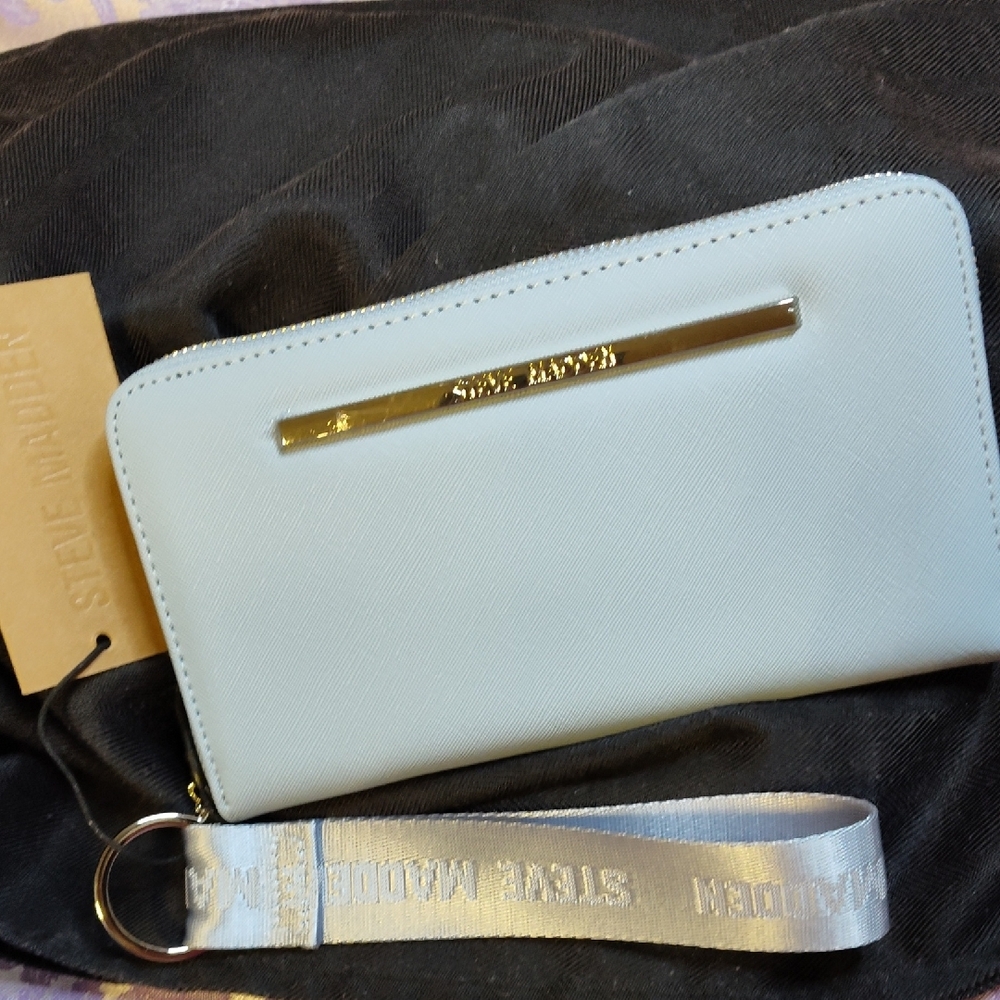 Steve Madden Light Blue Wallet with Keychain